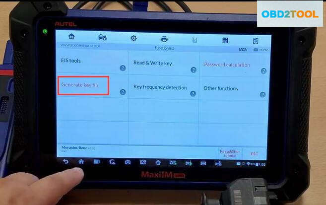 Autel-IM608-G-Box-Perform-All-Key-Lost-Programming-for-Benz-W207-15