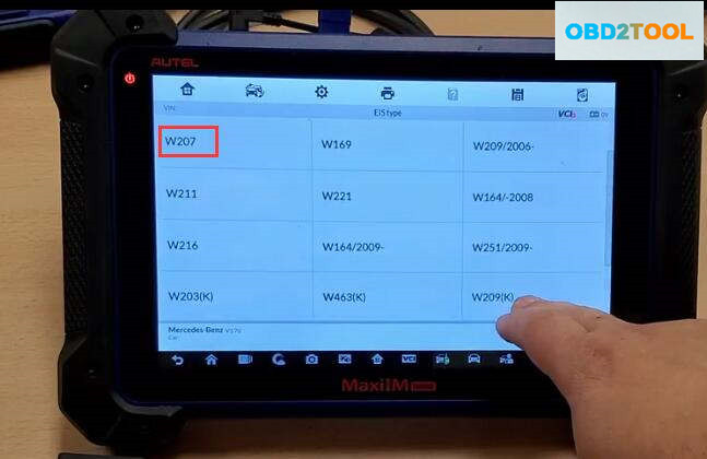 Autel-IM608-&-G-Box-Perform-All-Key-Lost-Programming-for-Benz-W207-6